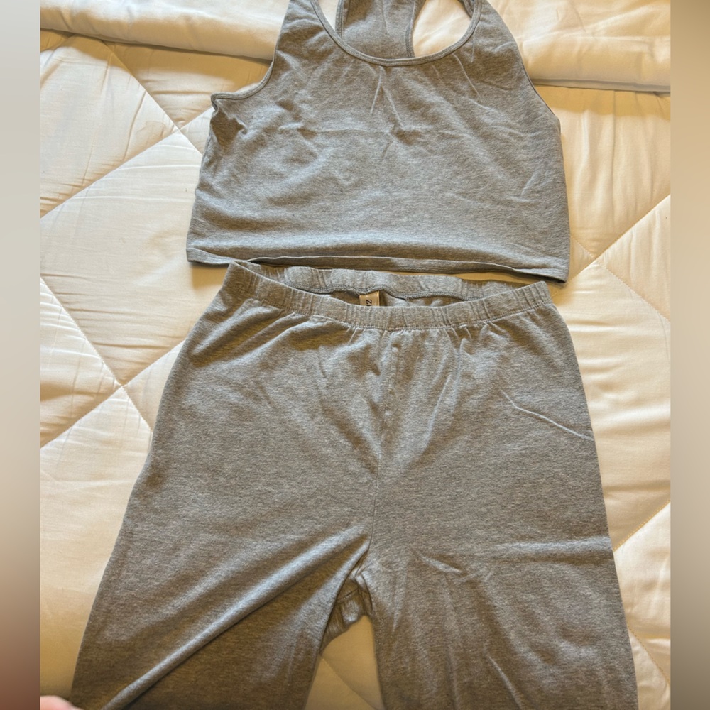 Women’s Bike Shorts Workout Outfit